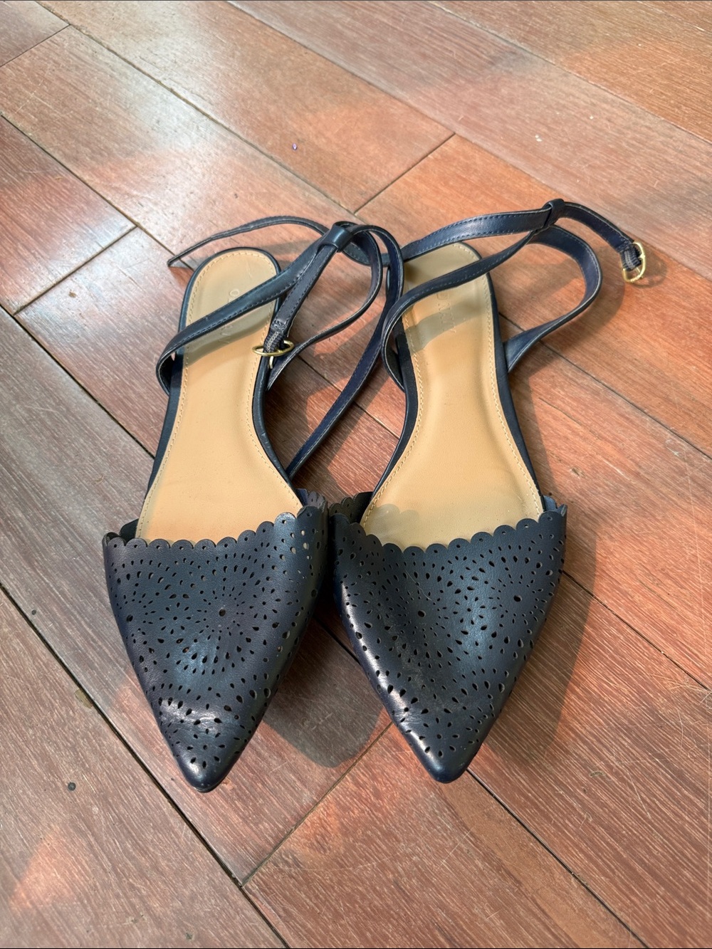Old Navy Black Pointed Toe Laser-Cut Ankle Strap Flats - Picture 3 of 3